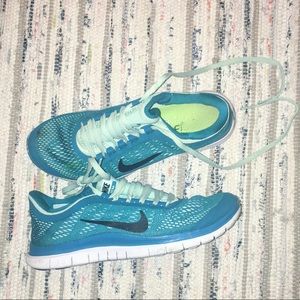 Nike free run sneakers teal/blue size 8